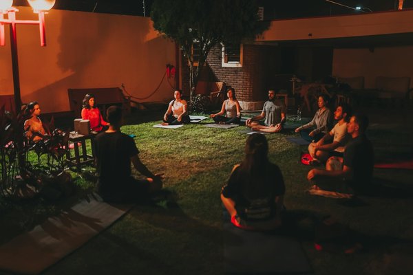 Discover the Essential Color Trends Shaping UK Fashion for the Upcoming Season!